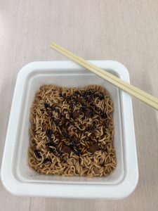 一平ちゃん夜店の焼きそば　チョコソース