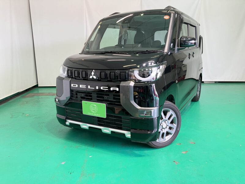 三菱　デリカミニ　G Premium 4WD