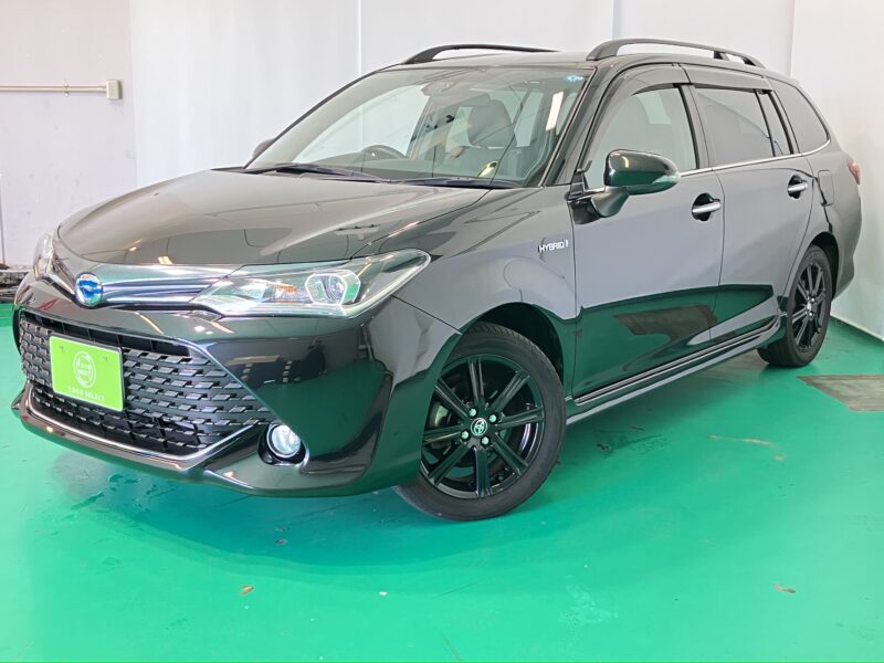 トヨタ　カローラフィールダー　HYBRID G W×B