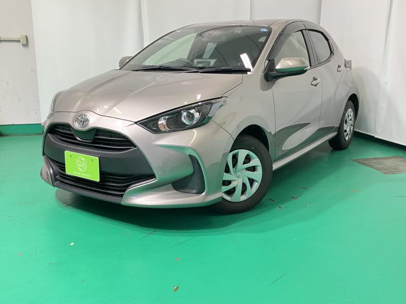 トヨタ　ヤリス　X